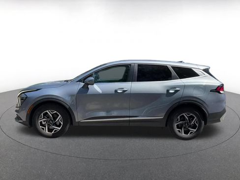 Used 2025 Kia Sportage LX FWD image 9