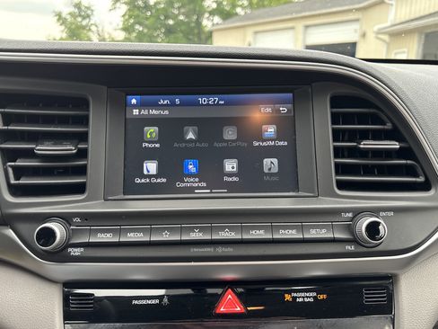 Used 2020 Hyundai Elantra SEL FWD image 17