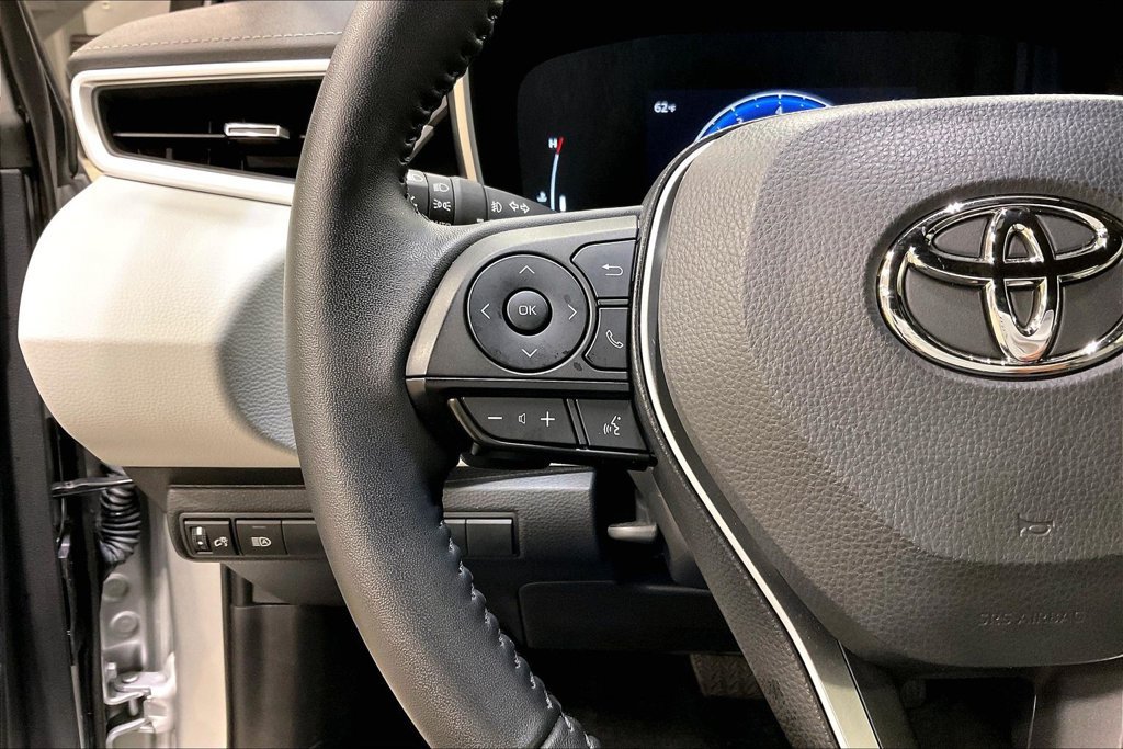Used 2025 Toyota Corolla XSE FWD image 11