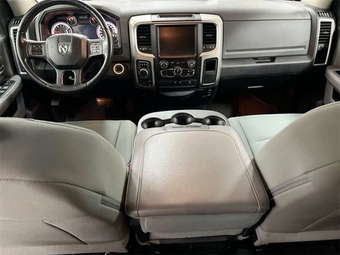 Used 2016 RAM 1500 Classic SLT w/ SLT Plus D￩cor Group image 10