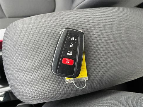 Used 2020 Toyota Corolla LE image 16