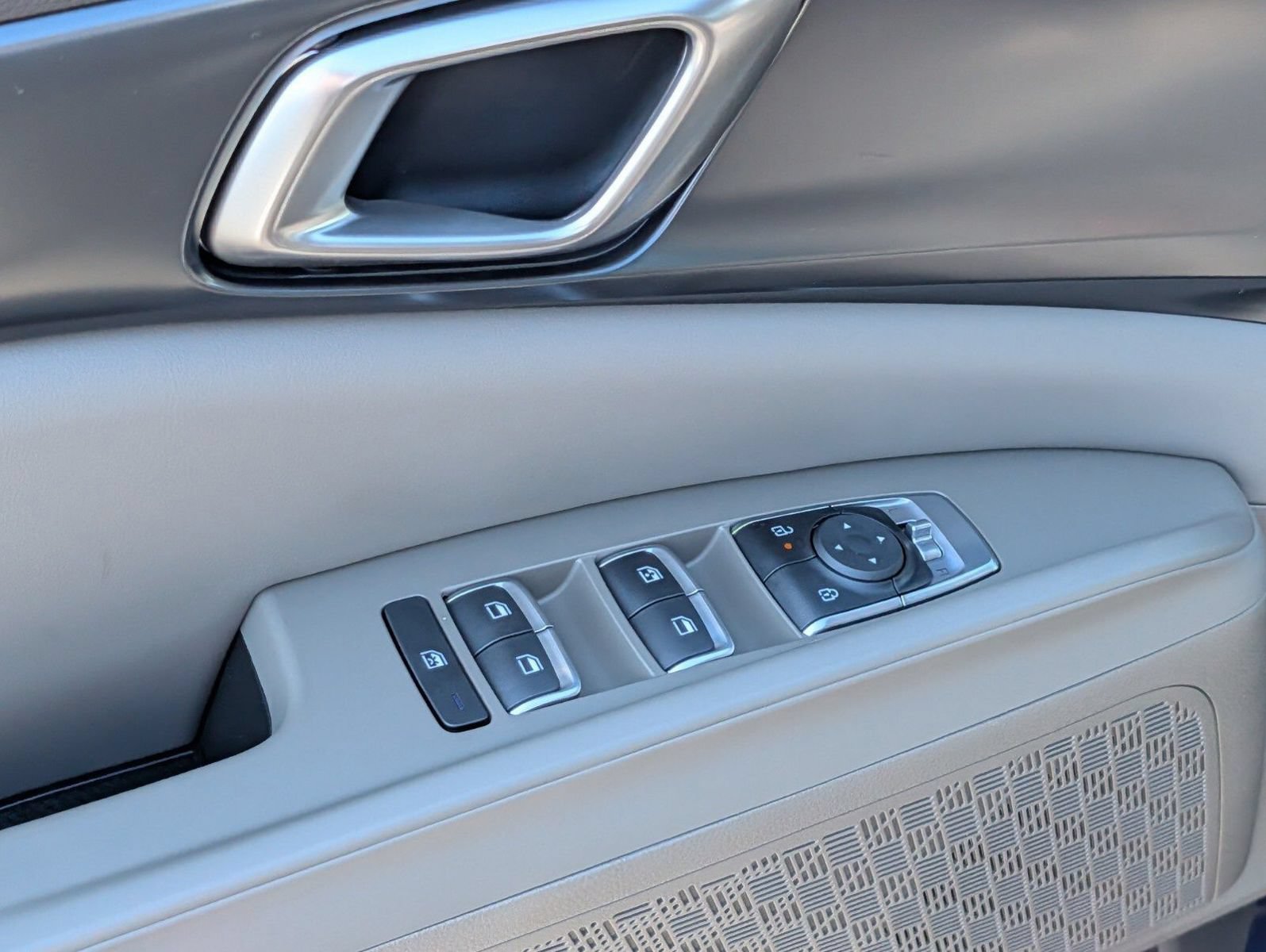 New 2027 Kia Carnival LX FWD image 30