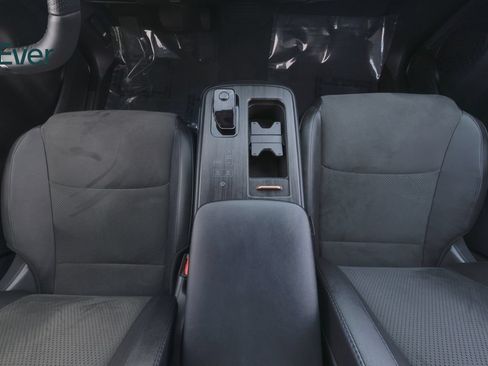 Used 2024 Nissan Ariya AWD image 27