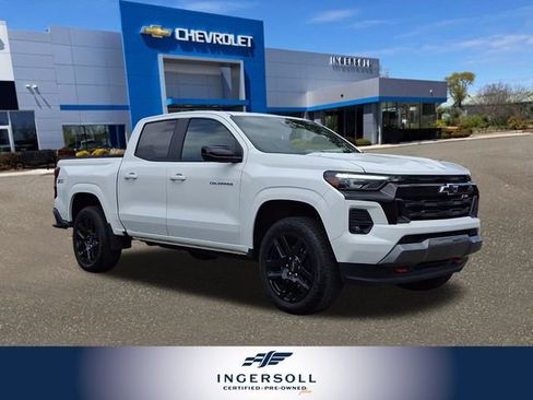 Used 2025 Chevrolet Colorado Z71 w/ Z71 Convenience Package 2 AWD/4WD image 1