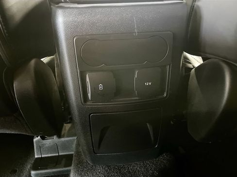 Used 2023 Ford Explorer XLT w/ Equipment Group 202A AWD/4WD image 25