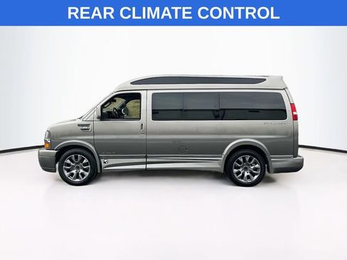 Used 2022 Chevrolet Express 2500 w/ Enhanced Convenience Package image 4