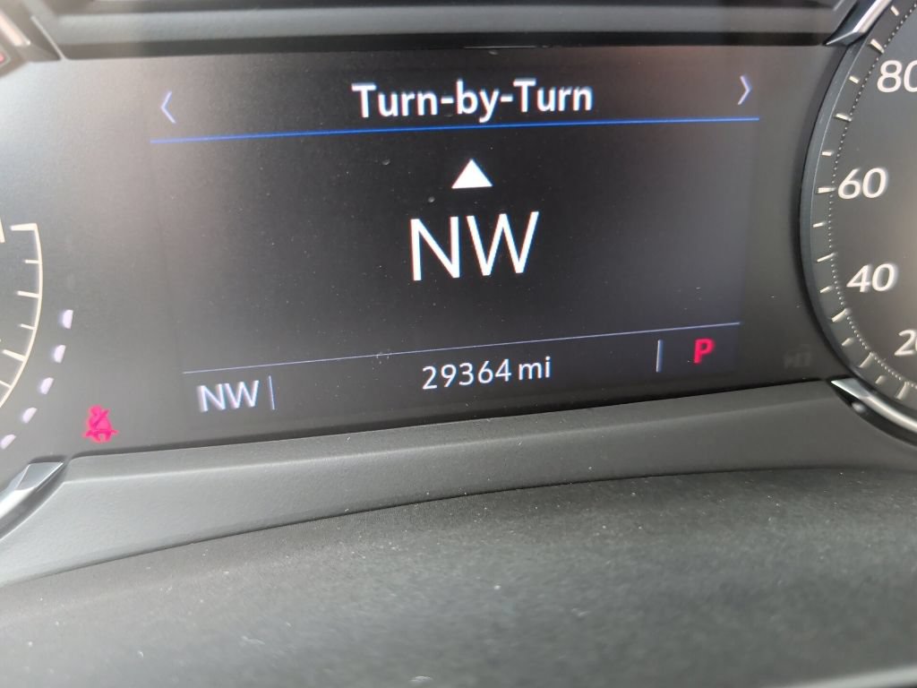 Used 2023 Cadillac XT4 Luxury w/ Cold Weather Package FWD image 29