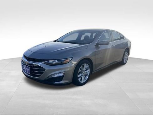 Used 2025 Chevrolet Malibu LT image 4