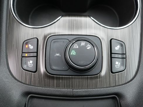 Used 2023 GMC Acadia SLT w/ Preferred Package image 31