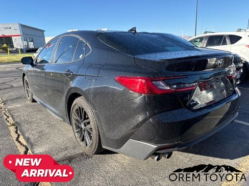Used 2025 Toyota Camry SE w/ Convenience Package FWD image 9