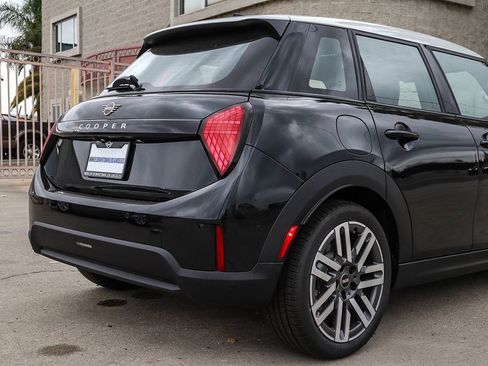 New 2026 MINI Cooper 4-Door Hardtop image 10