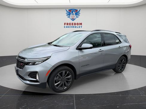 Used 2023 Chevrolet Equinox RS AWD/4WD image 2