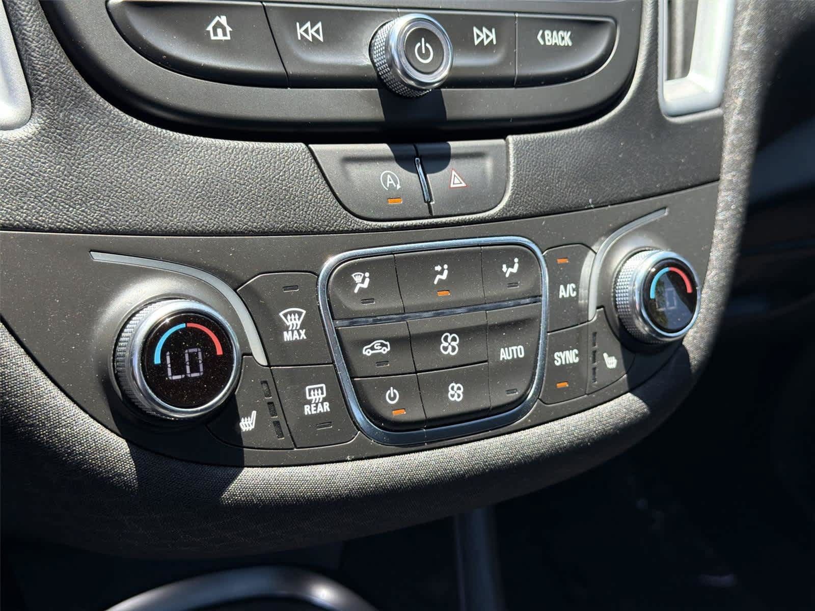 Used 2024 Chevrolet Malibu LT FWD image 34