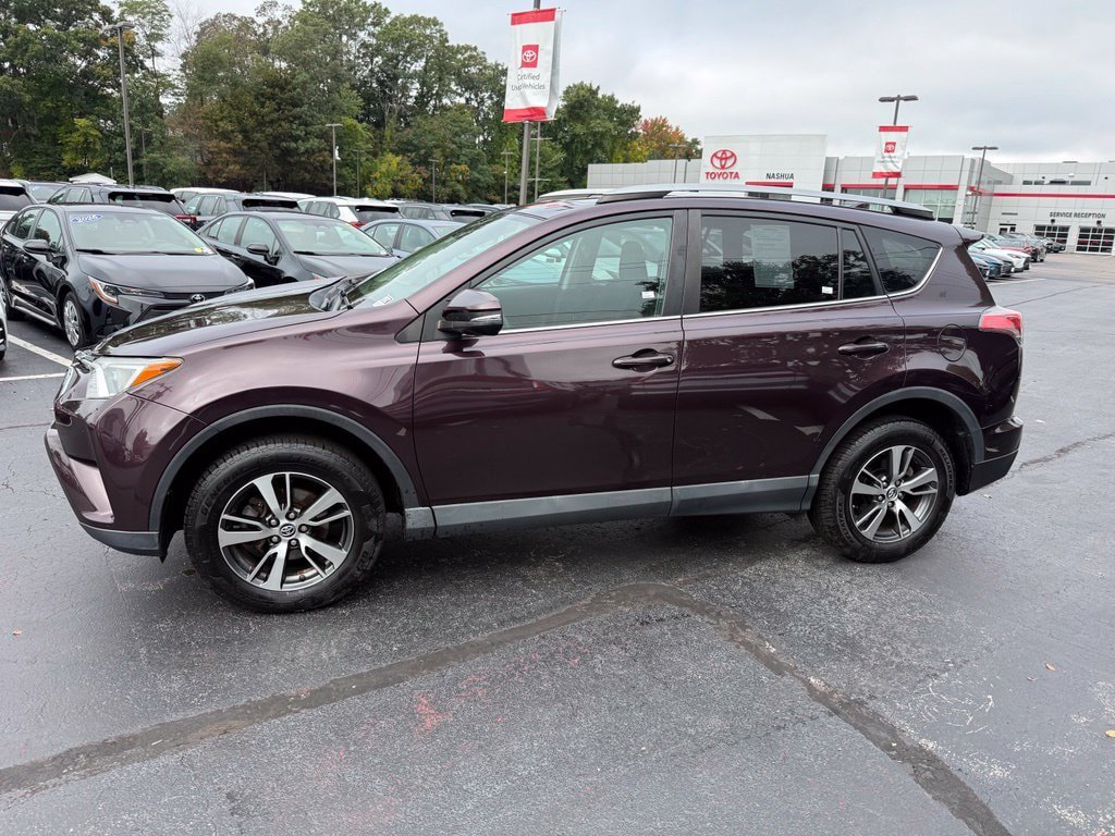 Used 2018 Toyota RAV4 XLE AWD/4WD image 3