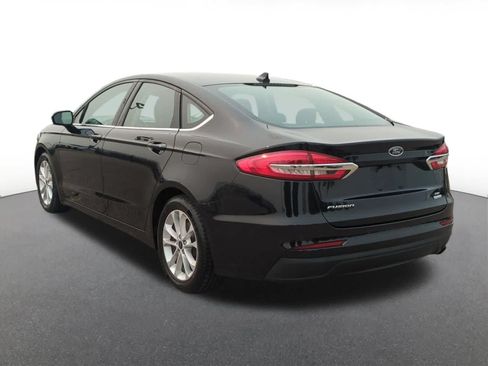 Used 2020 Ford Fusion SE FWD image 4