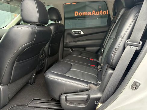Used 2018 Nissan Pathfinder SL w/ SL Premium Package FWD image 17