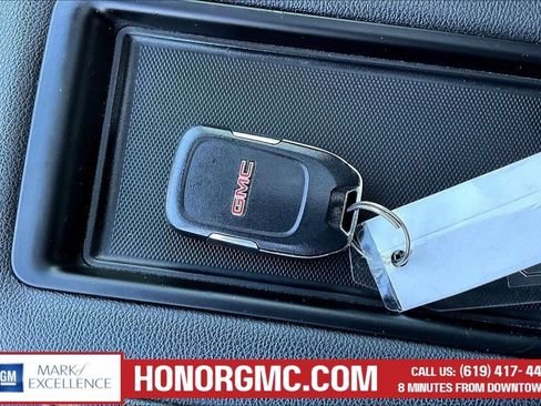 Used 2022 GMC Sierra 2500 SLT w/ SLT Convenience Package AWD/4WD image 40