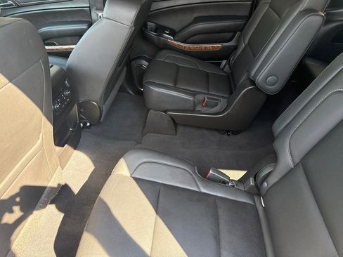 Used 2019 Chevrolet Suburban Premier AWD/4WD image 17