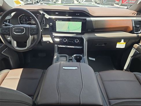 New 2025 GMC Sierra 2500 Denali w/ Denali Reserve Package image 13