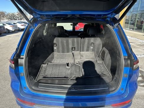 Used 2023 Jeep Grand Cherokee Overland w/ Luxury Tech Group IV image 9