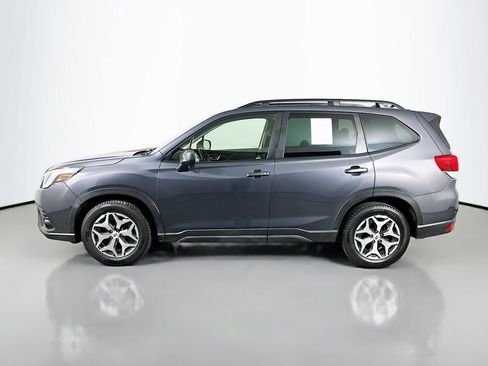 Used 2022 Subaru Forester Premium AWD/4WD image 5