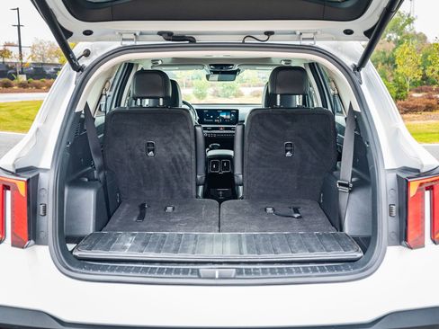 Certified 2024 Kia Sorento SX image 13