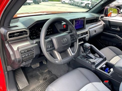 Used 2025 Toyota Tacoma TRD Off-Road AWD/4WD image 8