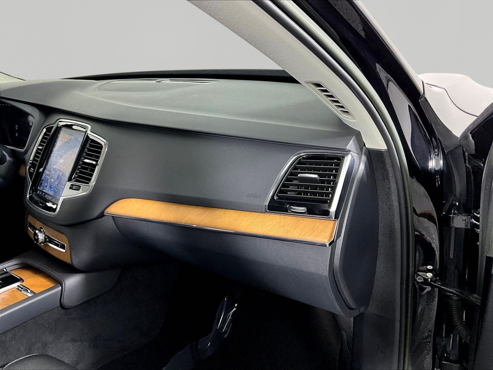 Used 2023 Volvo XC90 B6 Plus w/ Protection Package AWD/4WD image 27
