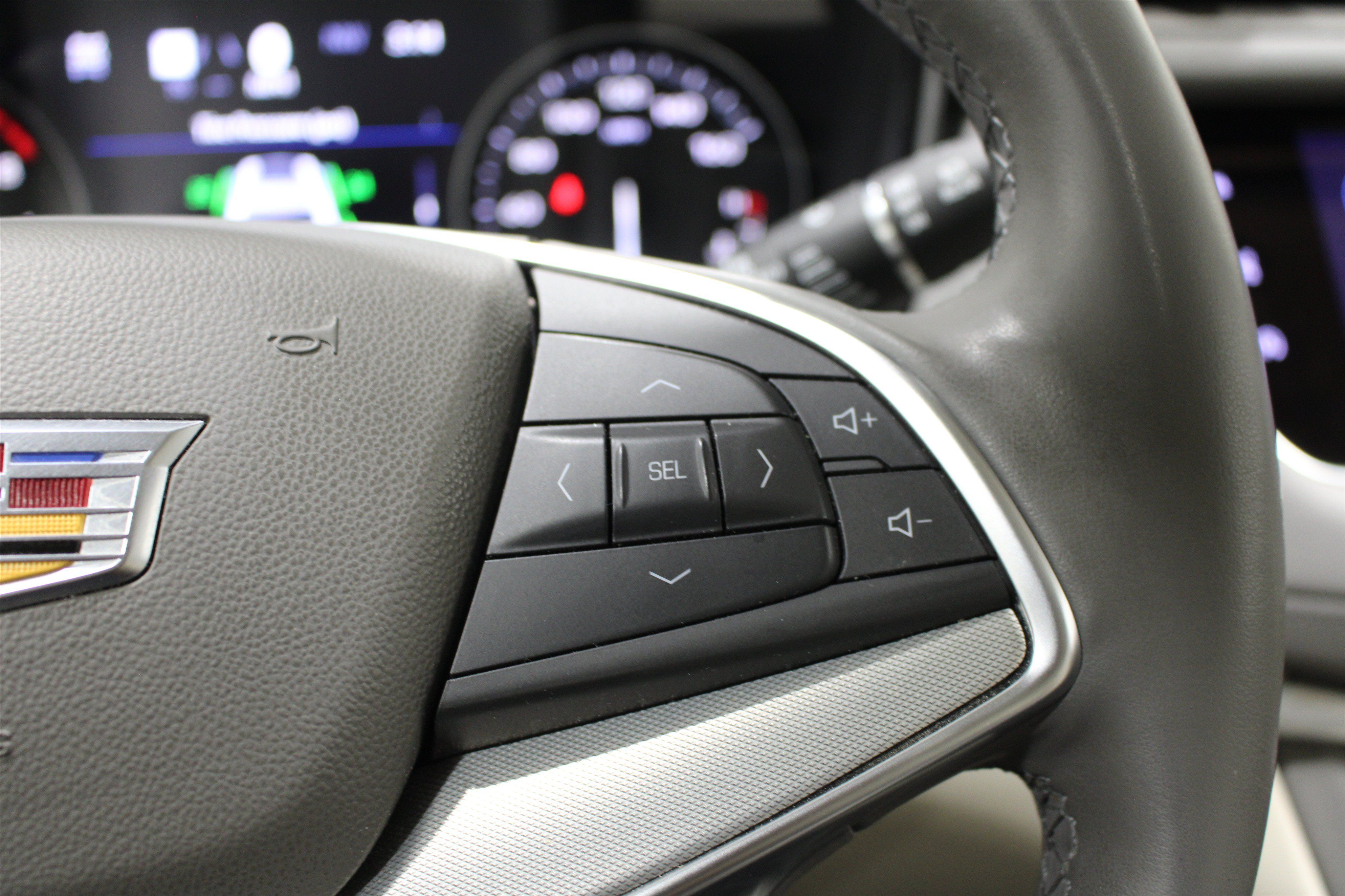 Used 2025 Cadillac XT5 Premium Luxury w/ Technology Package AWD/4WD image 16