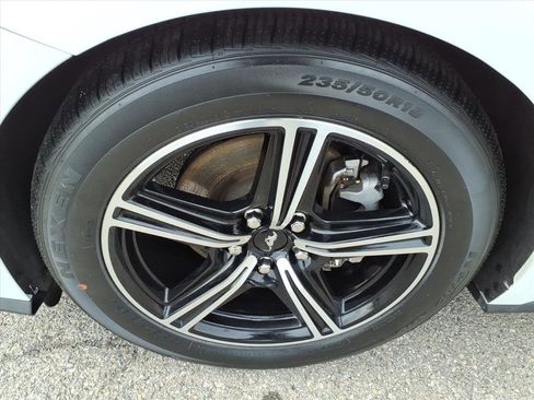 Used 2024 Ford Mustang Premium image 10