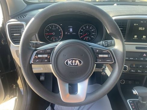 Used 2022 Kia Sportage LX image 14
