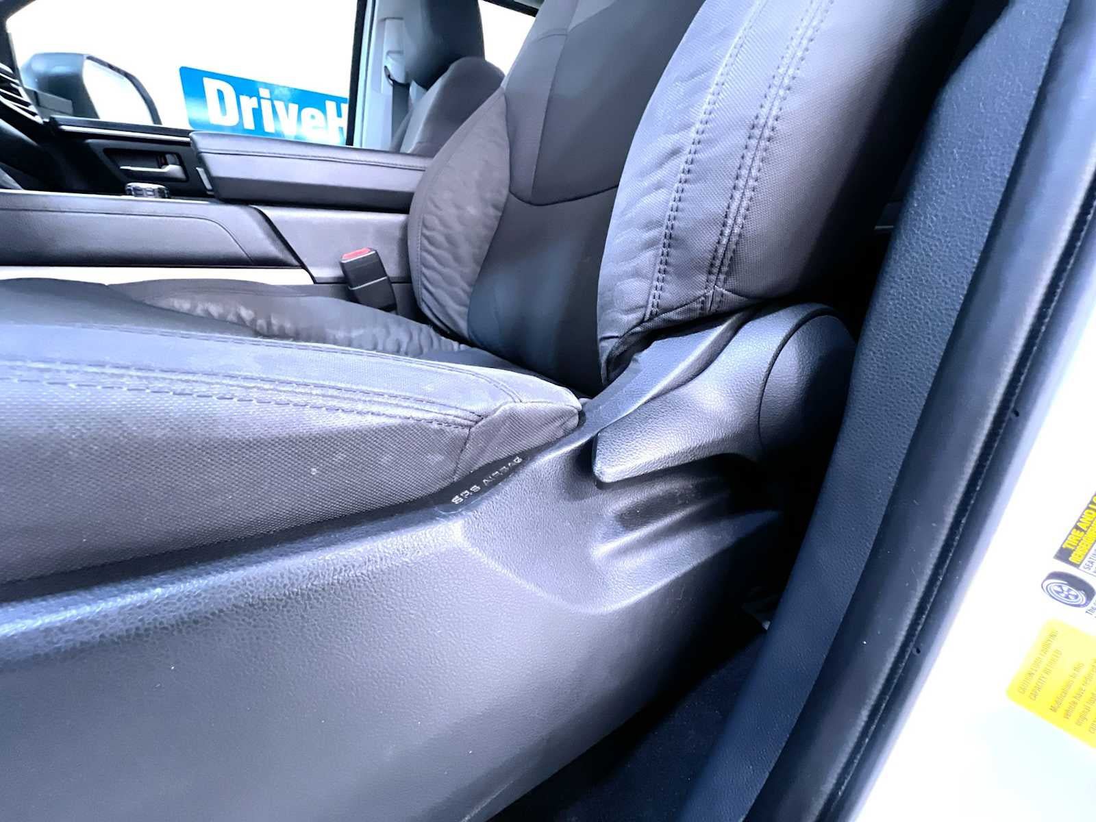 Used 2022 Toyota Tundra SR5 AWD/4WD image 13