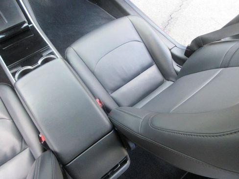 Used 2017 Tesla Model 3 Standard Range RWD image 16