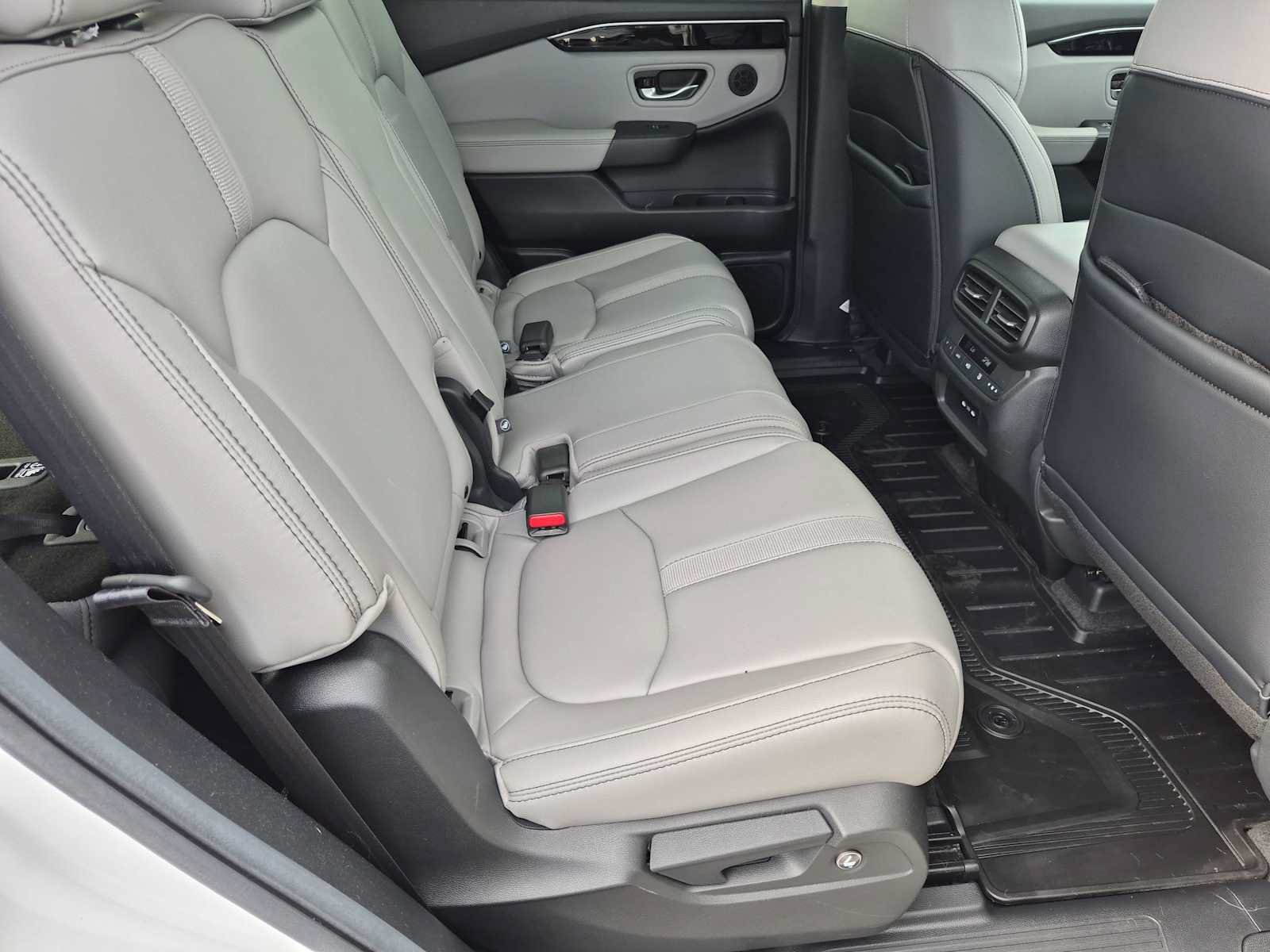 Certified 2025 Honda Pilot Touring image 20