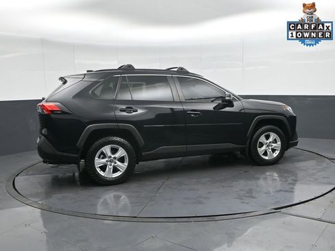 Used 2021 Toyota RAV4 XLE w/ Convenience Package image 3