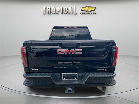 Used 2024 GMC Sierra 2500 AT4 w/ AT4 Premium Plus Package image 4