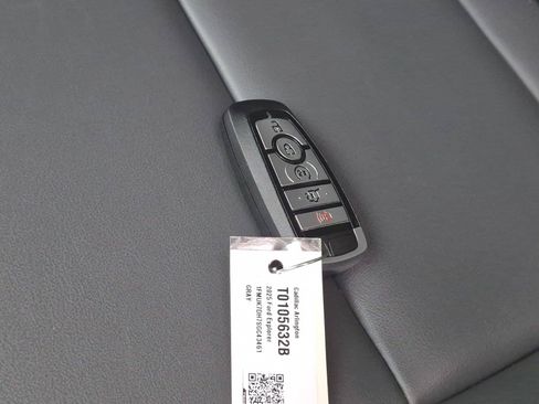 Used 2025 Ford Explorer Active w/ Active Comfort Package RWD image 31
