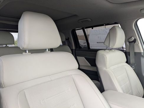 Used 2025 Hyundai Santa Fe Limited image 15