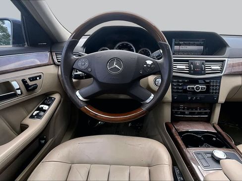 Used 2013 Mercedes-Benz E 350 Sedan image 5
