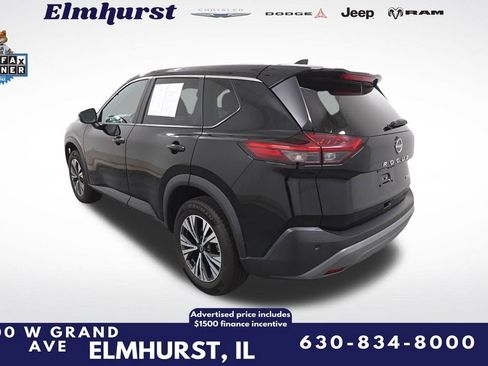 Used 2022 Nissan Rogue SV image 3