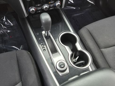 Used 2020 Nissan Pathfinder S image 25