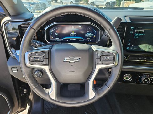 Used 2022 Chevrolet Silverado 1500 RST AWD/4WD image 16