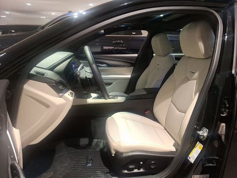 Used 2025 Cadillac CT4 Premium Luxury image 13