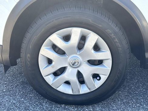 Used 2019 Nissan Rogue Sport S image 11