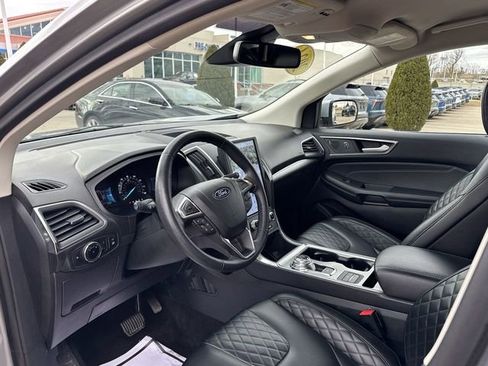 Used 2024 Ford Edge Titanium image 11