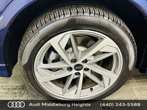Certified 2025 Audi Q3 2.0T Premium w/ Convenience Plus Package AWD/4WD image 33
