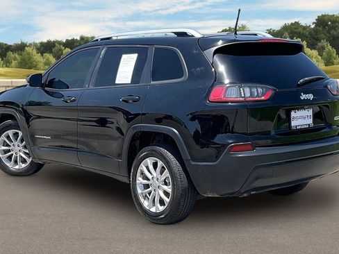 Used 2020 Jeep Cherokee Latitude FWD image 11