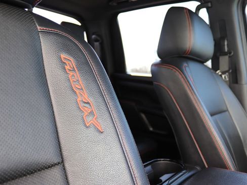 Used 2021 Nissan Titan PRO-4X w/ Pro-4x Convenience Package image 21