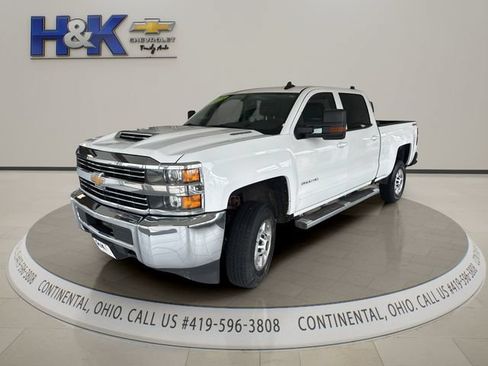 Used 2018 Chevrolet Silverado 2500 LT AWD/4WD image 3