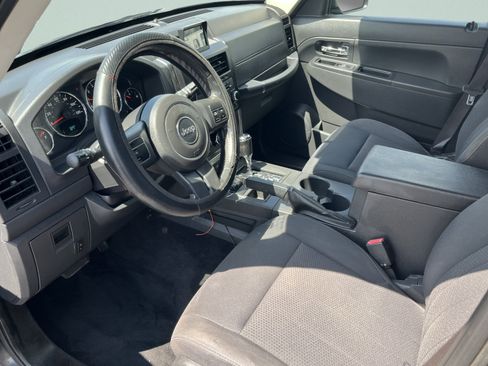 Used 2011 Jeep Liberty Sport w/ Popular Equipment Group AWD/4WD image 11
